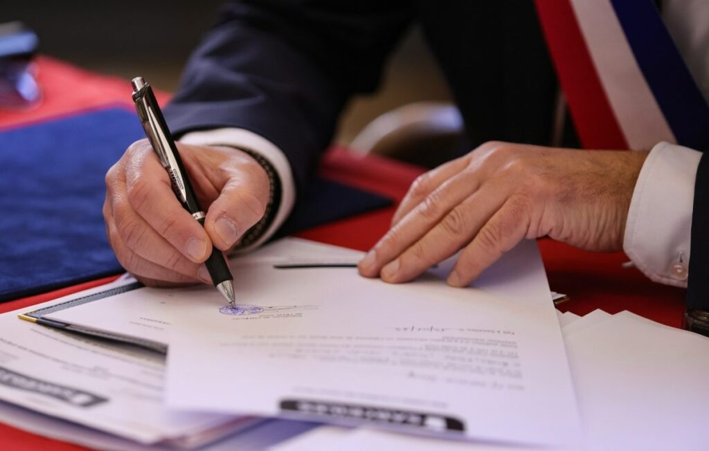 Ondertekenen van een document - een advocaat kiezen - Advocatenkantoor Van Oyen
