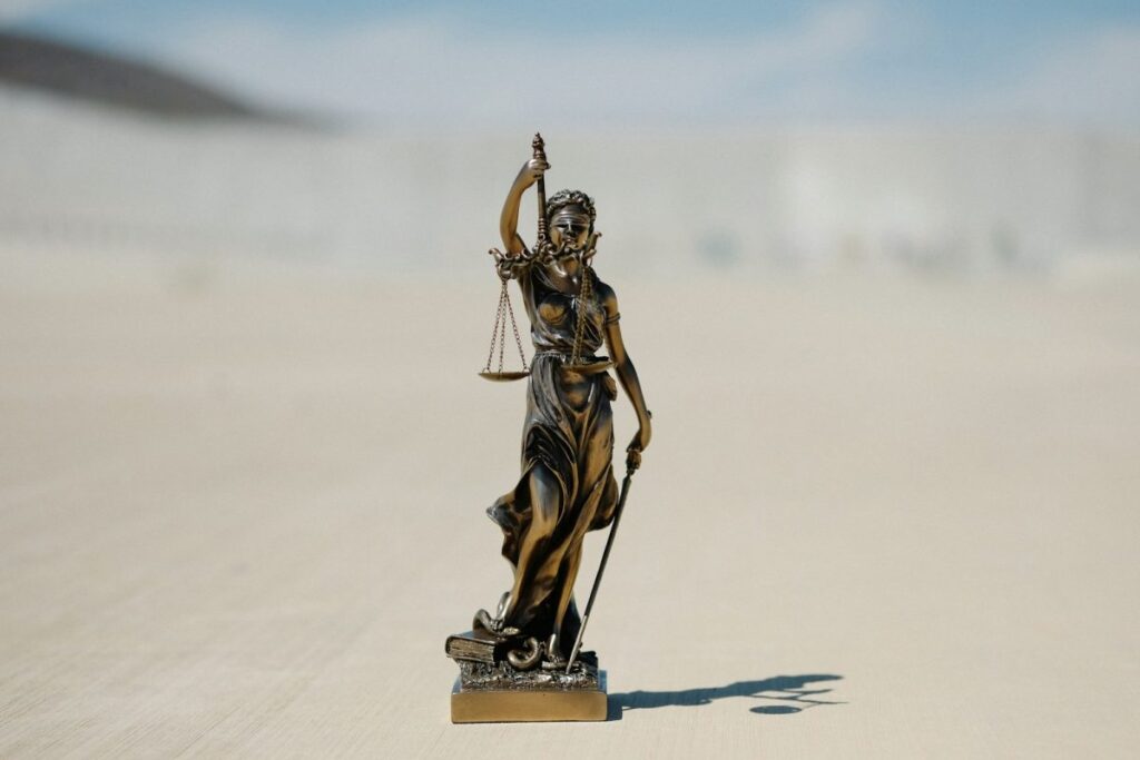 Vrouwe Justitia - Salduz en uw rechten bij een politieverhoor - Advocatenkantoor Van Oyen